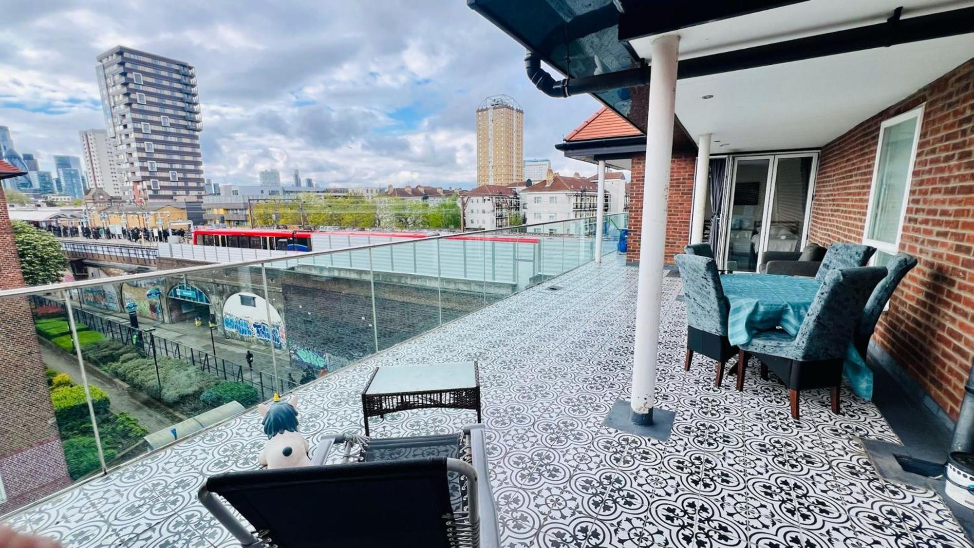 City View Sunset Luxurious Apartment In London Zone-1 Including One Family Twin Room With Its Own Stunning Private Terrace ภายนอก รูปภาพ